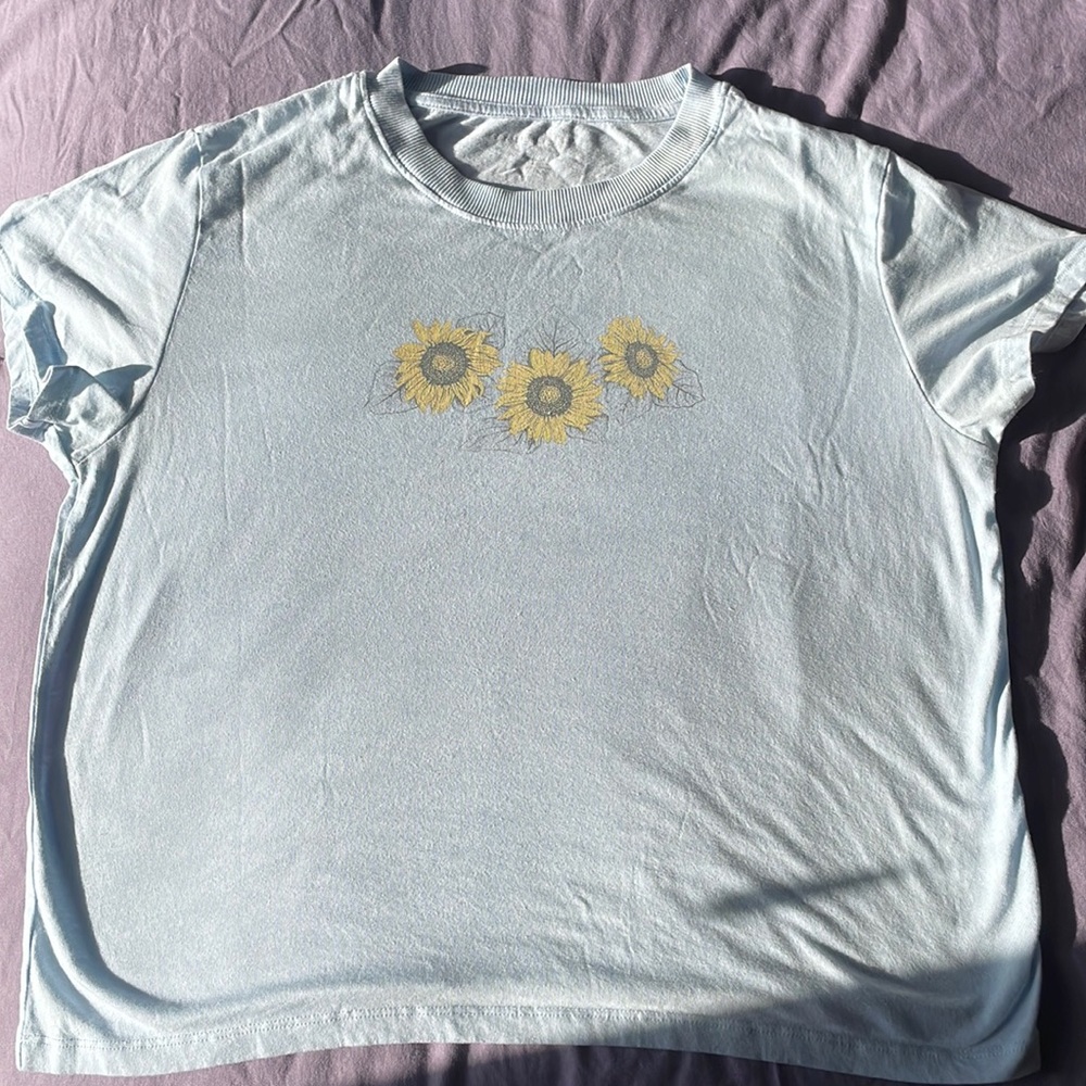 American Eagle sunflower shirt🌻